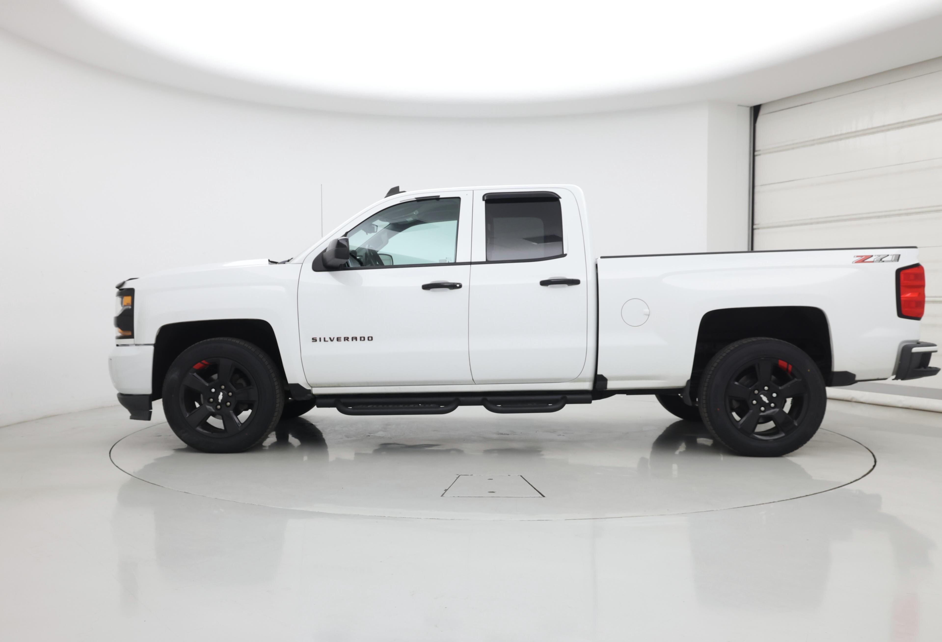 Thumbnail: 2018 Chevrolet Silverado 1500 - 3