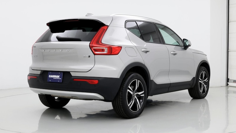 2023 Volvo XC40 B5 Core 8