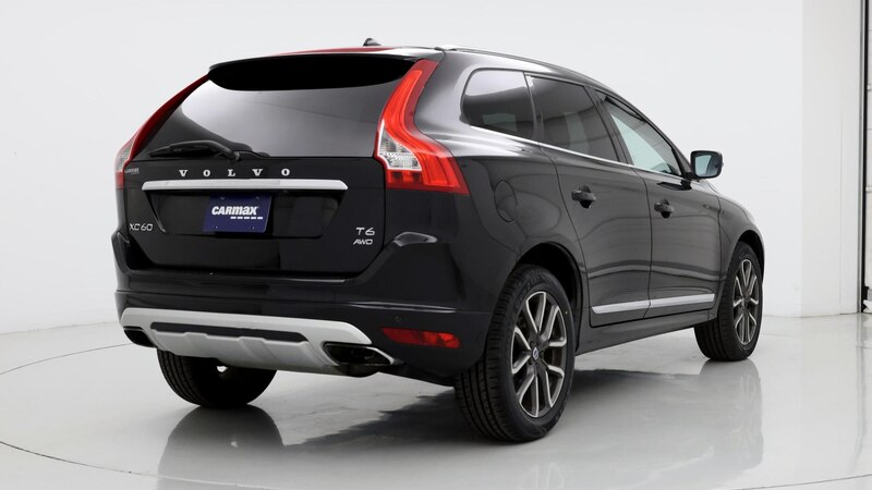 2017 Volvo XC60 T6 Dynamic 8