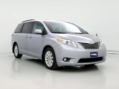 2015 Toyota Sienna XLE -
                St. James, NY