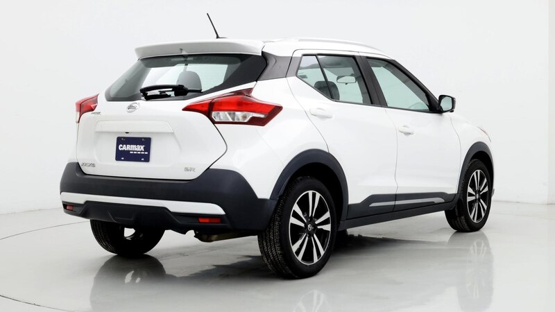 2019 Nissan Kicks SR 8