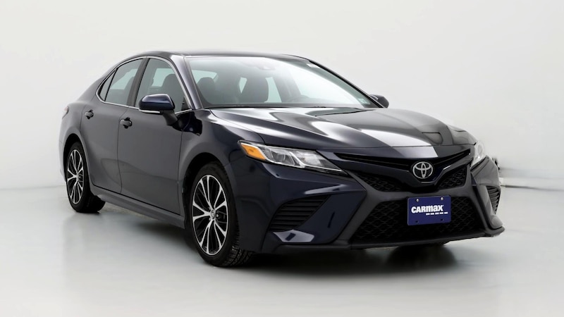 2019 Toyota Camry SE Hero Image