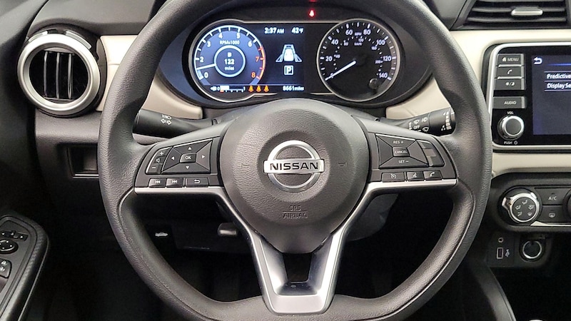 2022 Nissan Versa SV 10