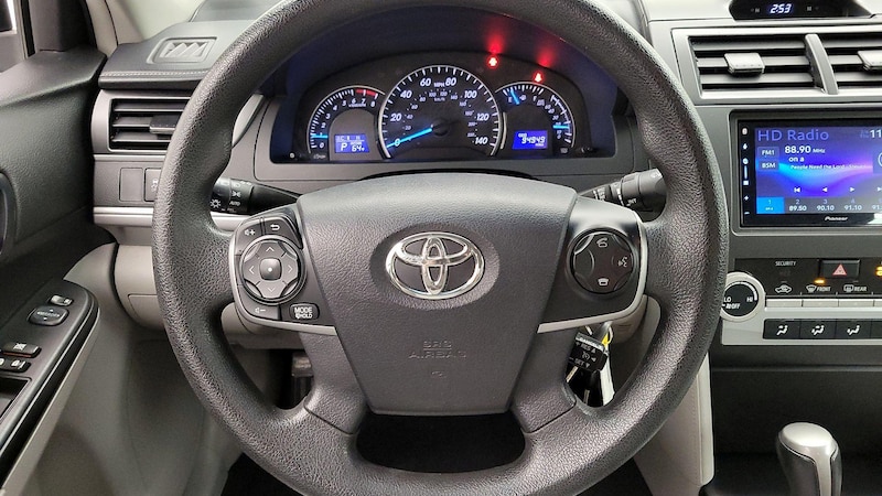 2014 Toyota Camry LE 10