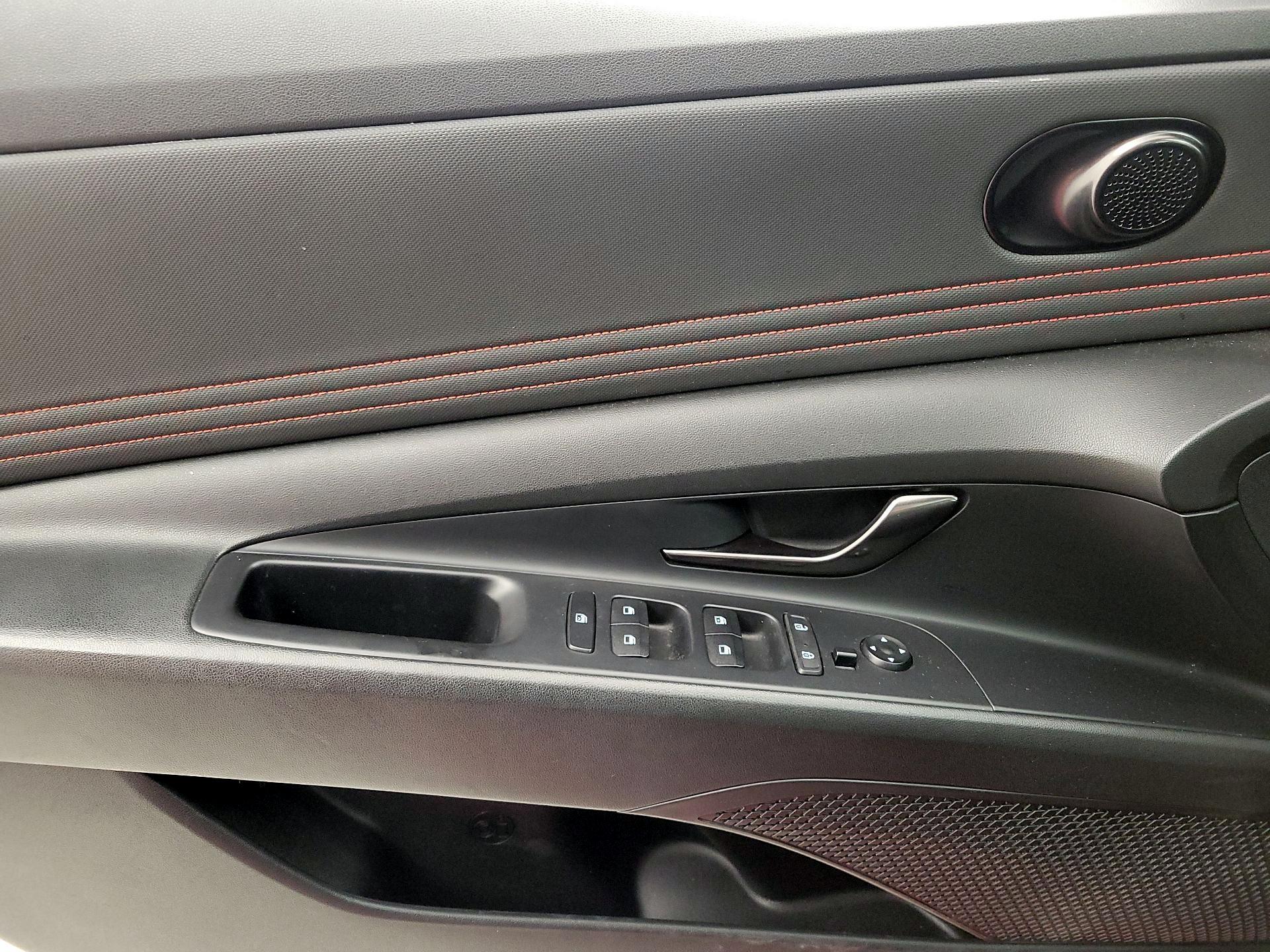Thumbnail: 2021 Hyundai Elantra - 12