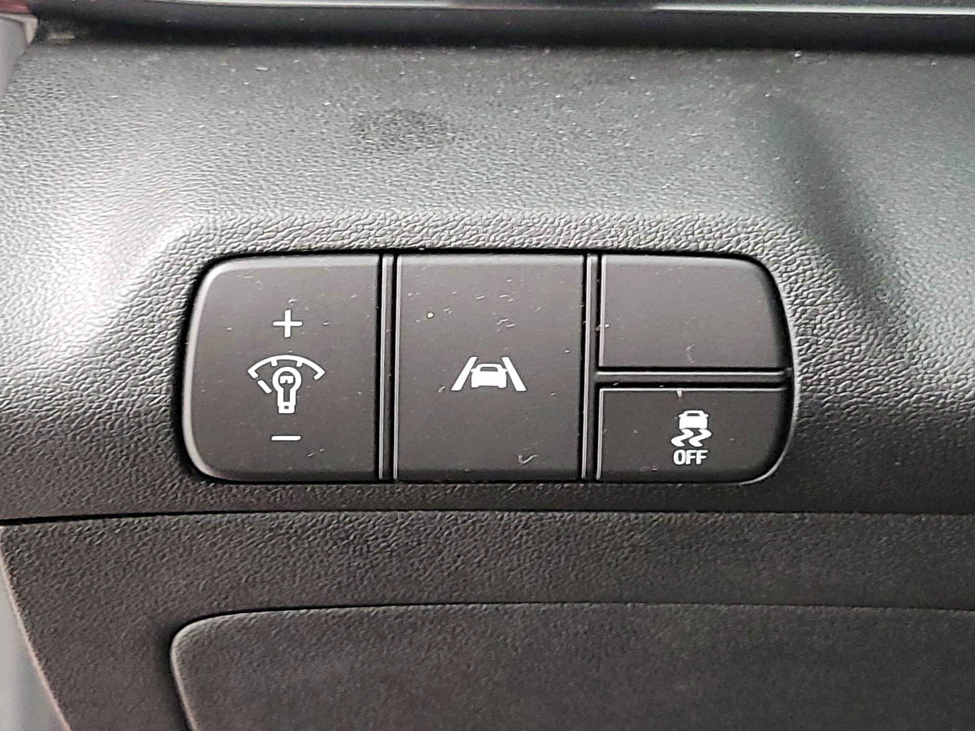 Thumbnail: 2021 Hyundai Elantra - 13
