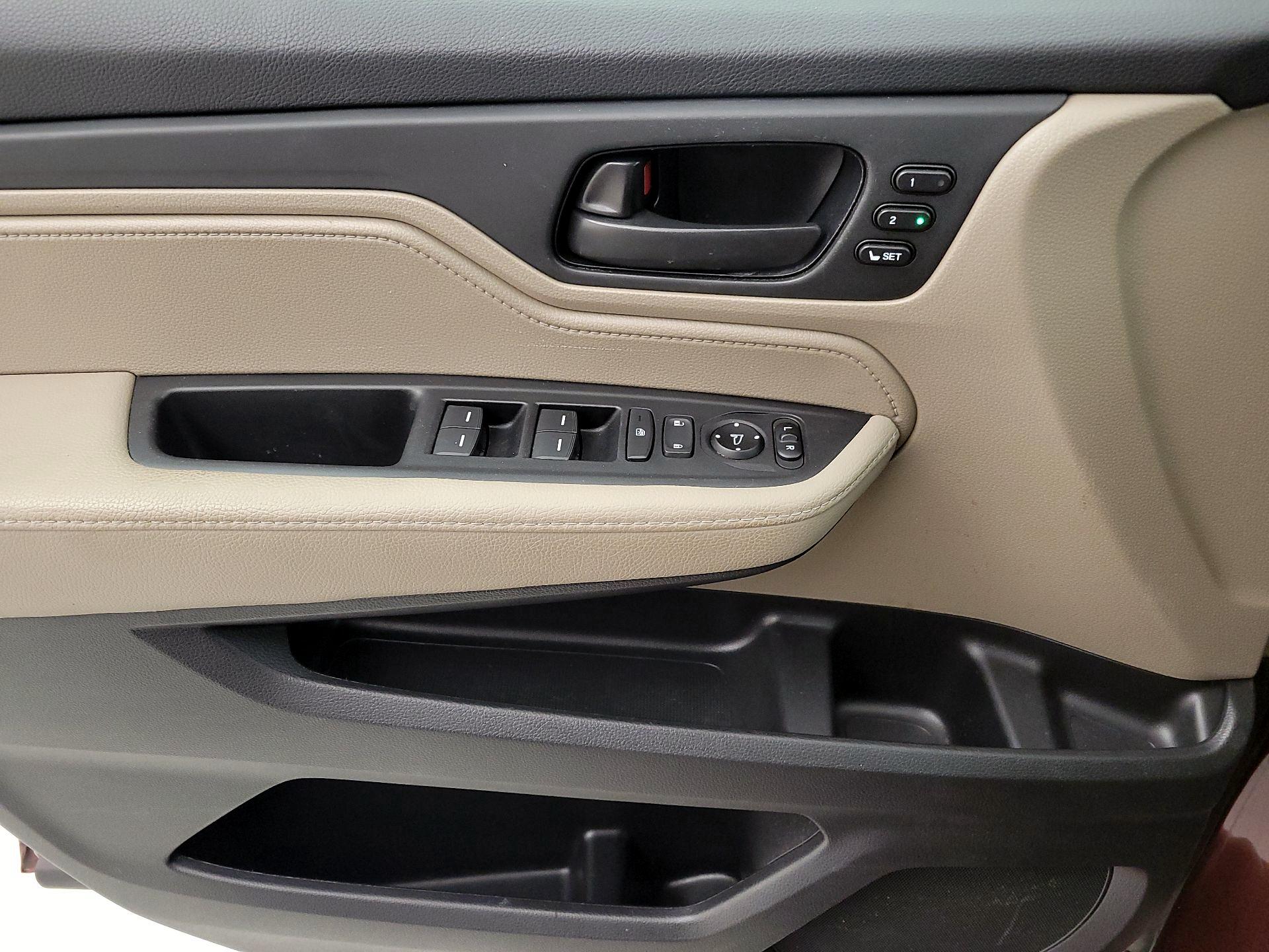 Thumbnail: 2019 Honda Odyssey - 12