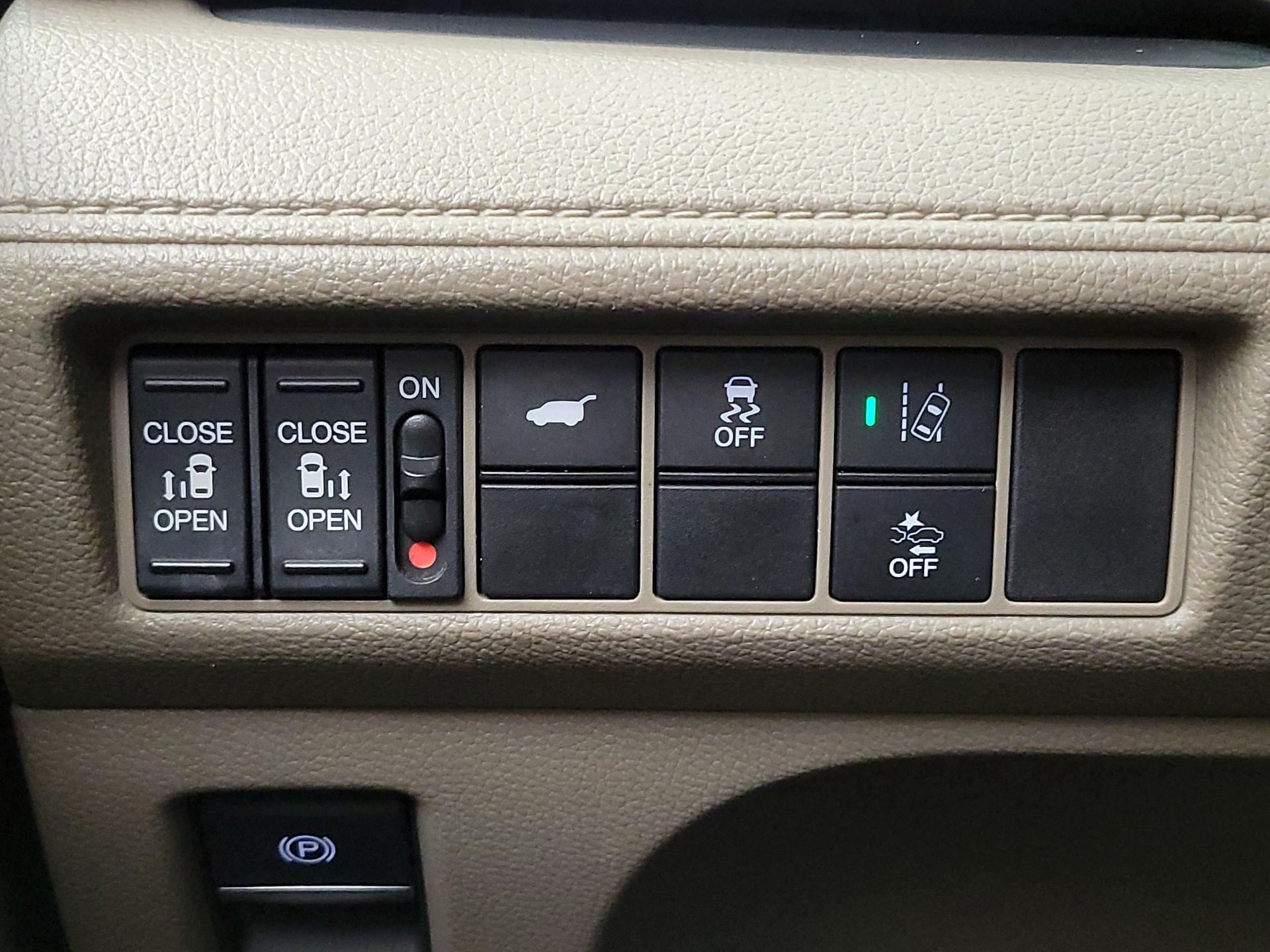 Thumbnail: 2019 Honda Odyssey - 13