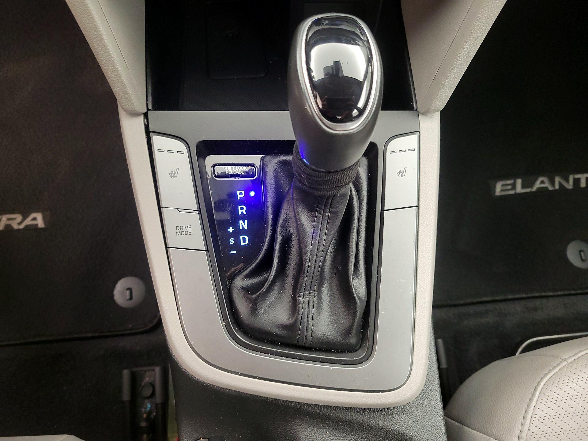 Thumbnail: 2020 Hyundai Elantra - 18