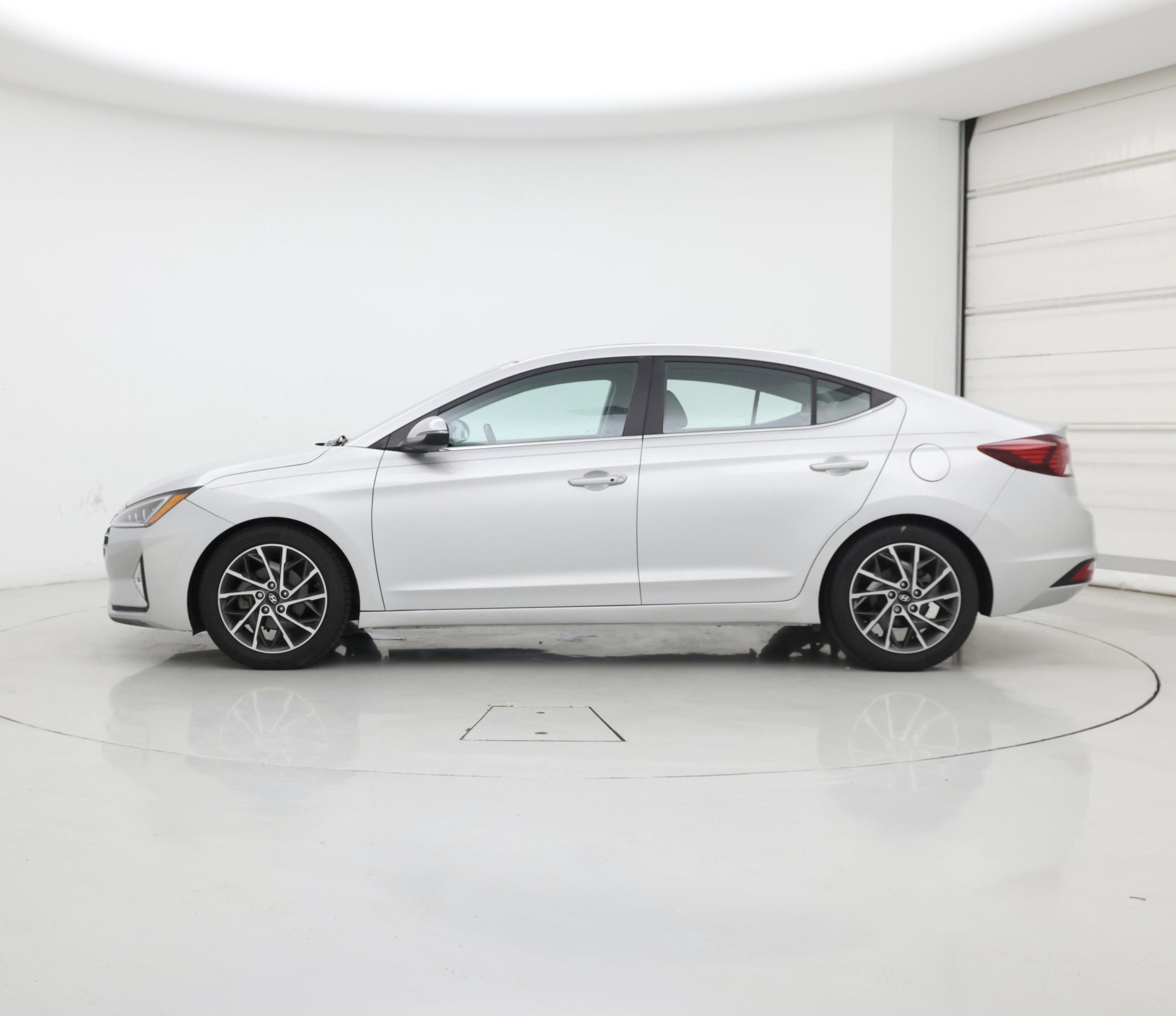 Thumbnail: 2020 Hyundai Elantra - 3