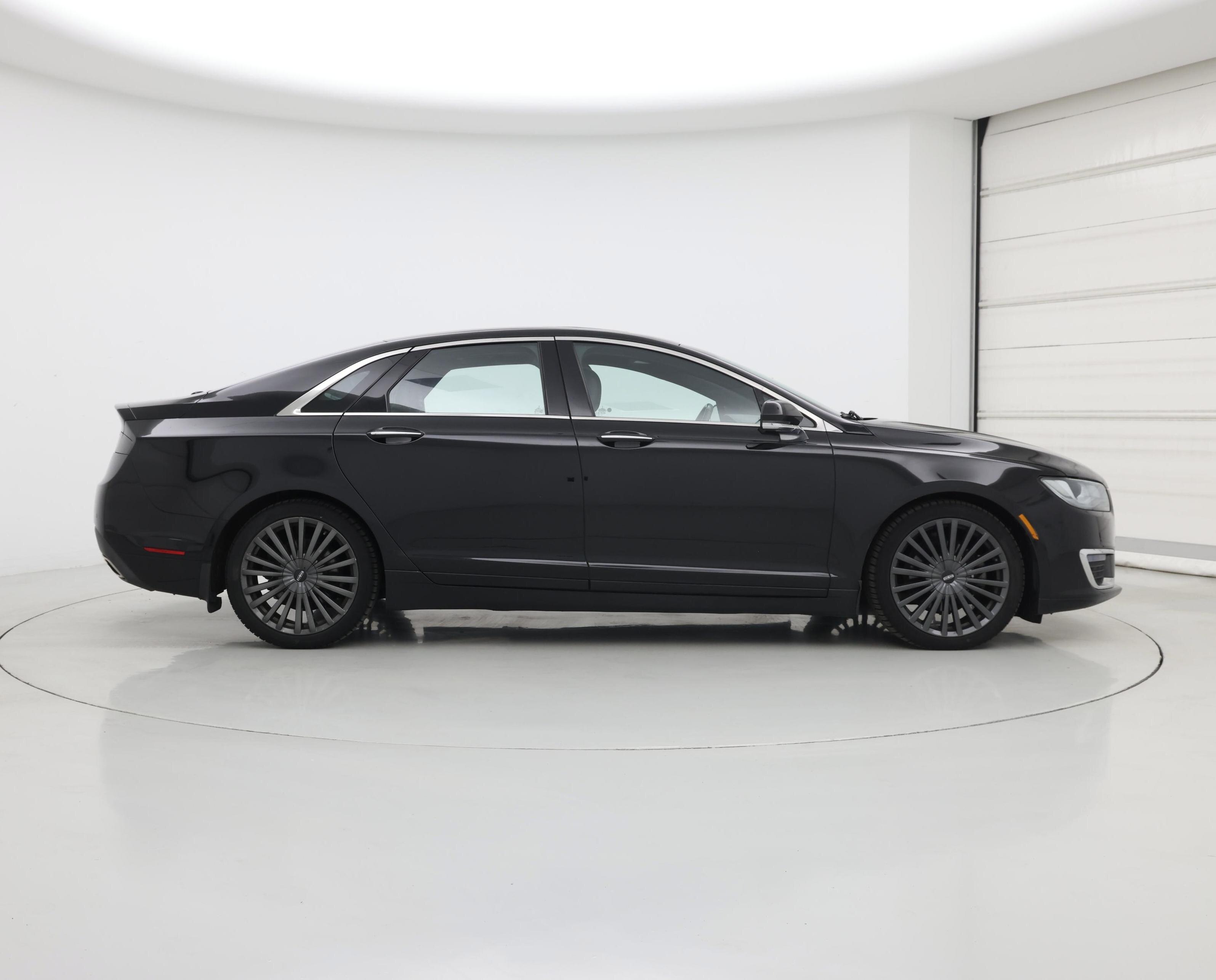 Thumbnail: 2017 Lincoln MKZ - 7