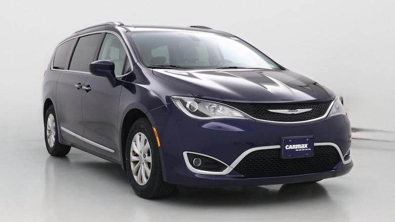 2019 Chrysler Pacifica Touring L Hero Image