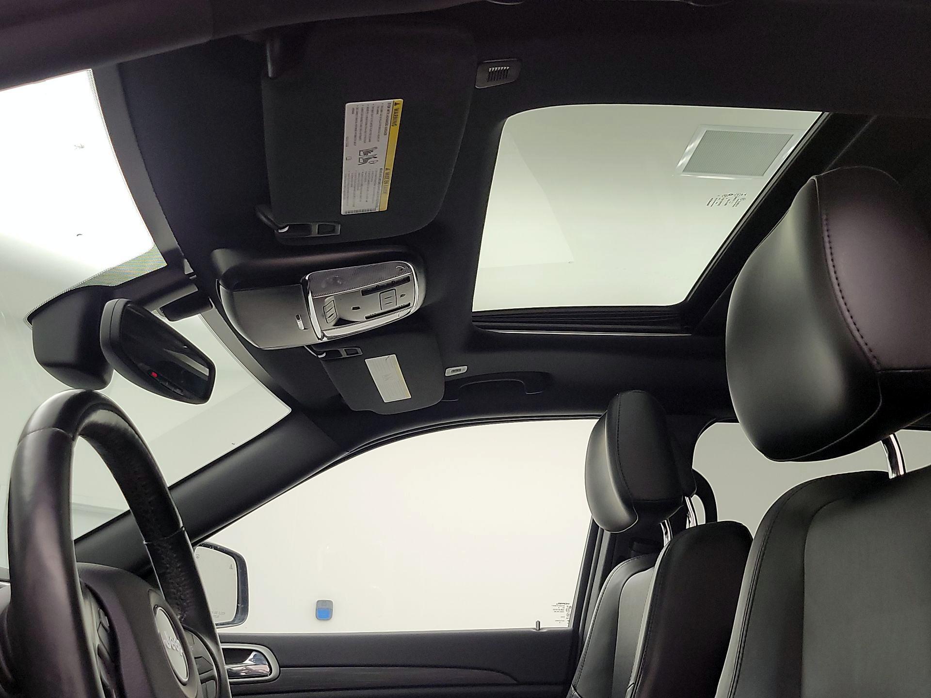 Thumbnail: 2019 Jeep Grand Cherokee - 20
