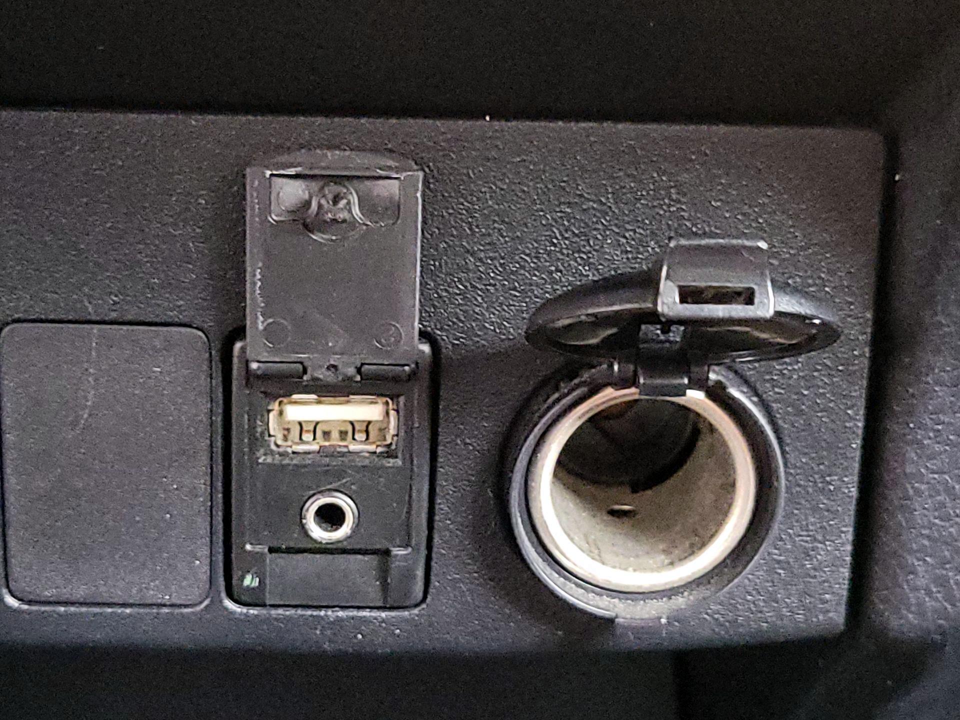 Thumbnail: 2013 Toyota RAV4 - 19