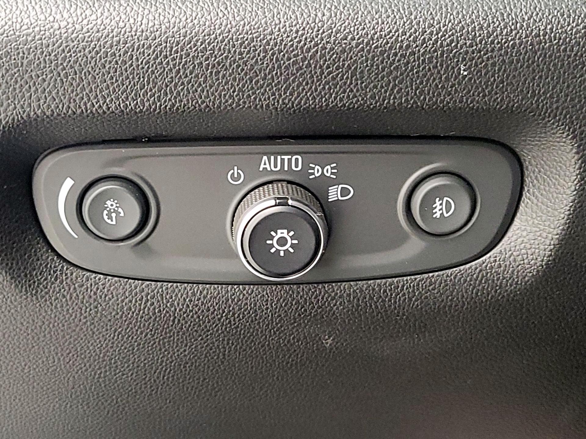 Thumbnail: 2019 Chevrolet Traverse - 13