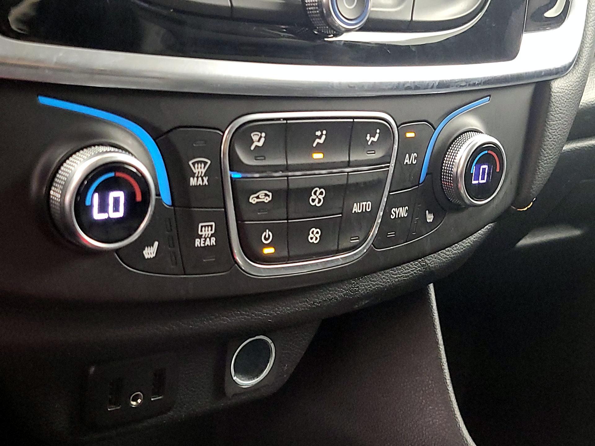 Thumbnail: 2019 Chevrolet Traverse - 16