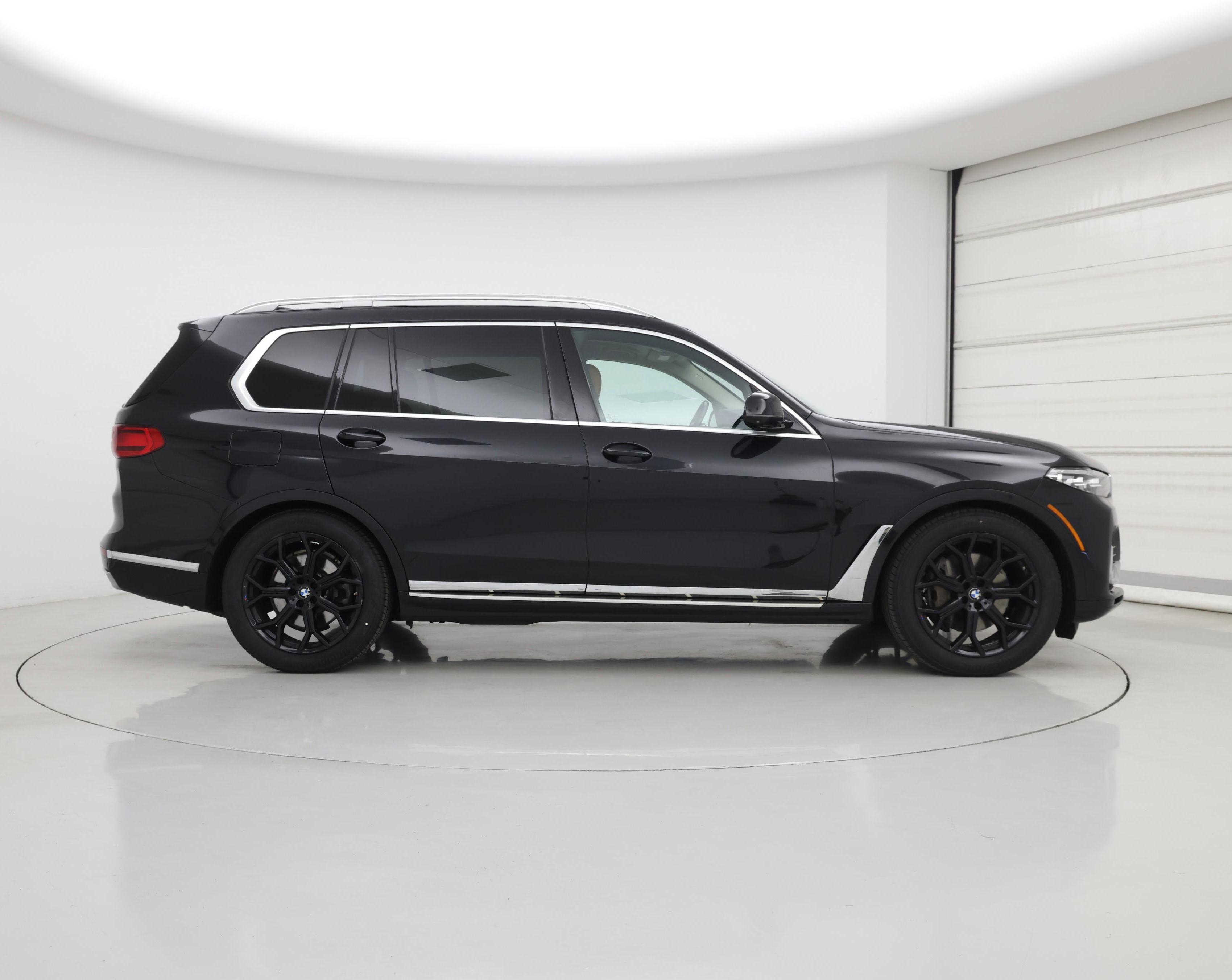 Thumbnail: 2021 BMW X7 - 7