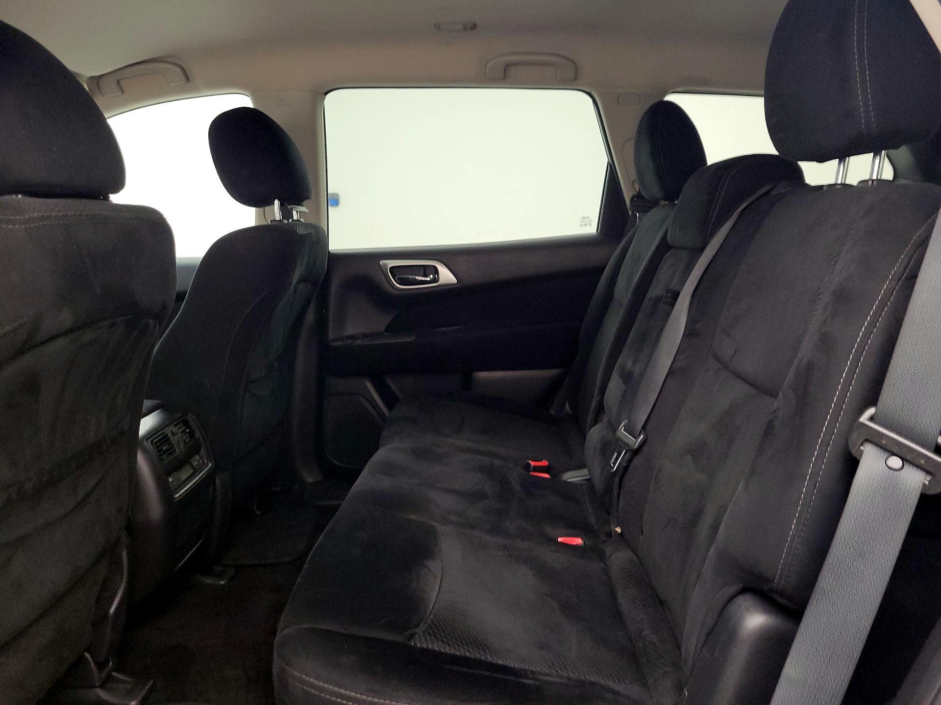 Thumbnail: 2014 Nissan Pathfinder - 19