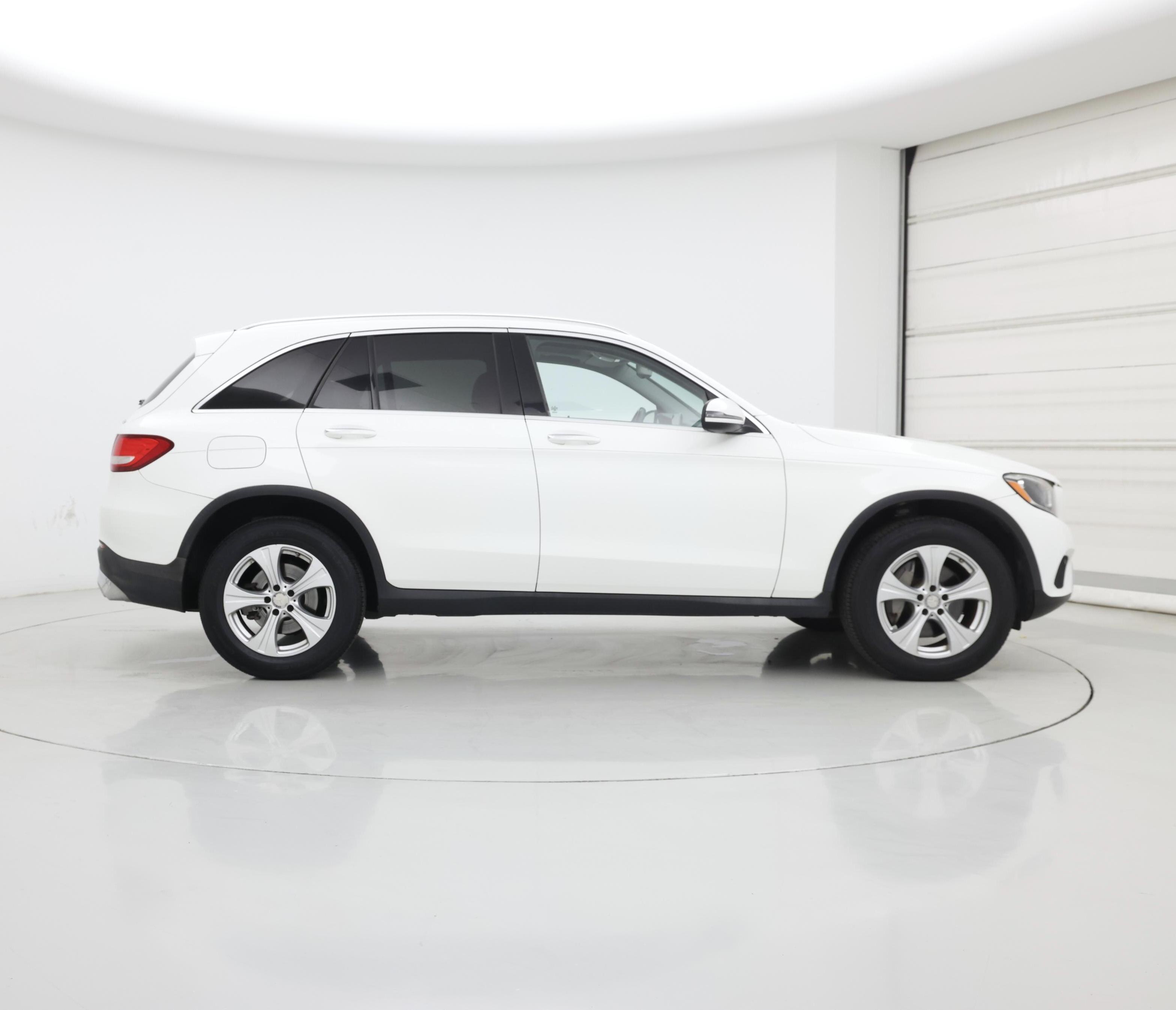 Thumbnail: 2016 Mercedes-Benz GLC - 7