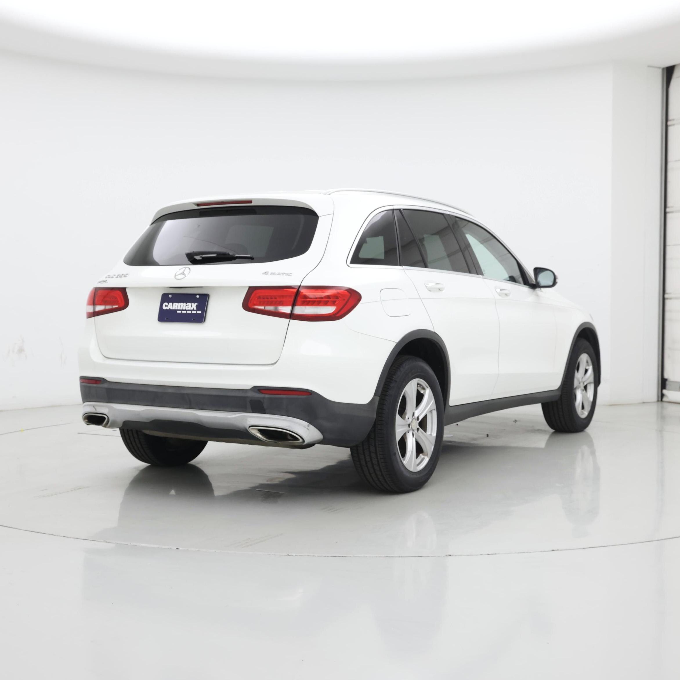 Thumbnail: 2016 Mercedes-Benz GLC - 8