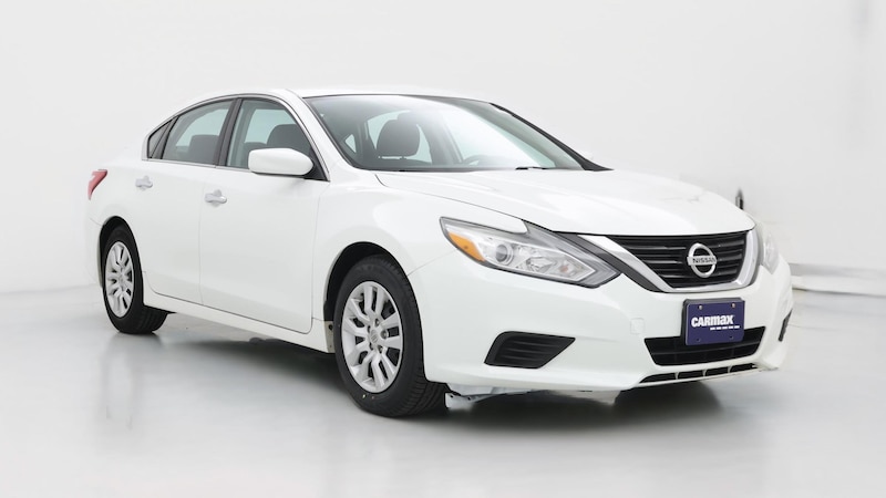 2016 Nissan Altima S Hero Image