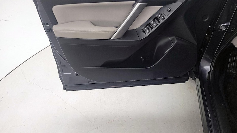 2016 Subaru Forester Limited 12