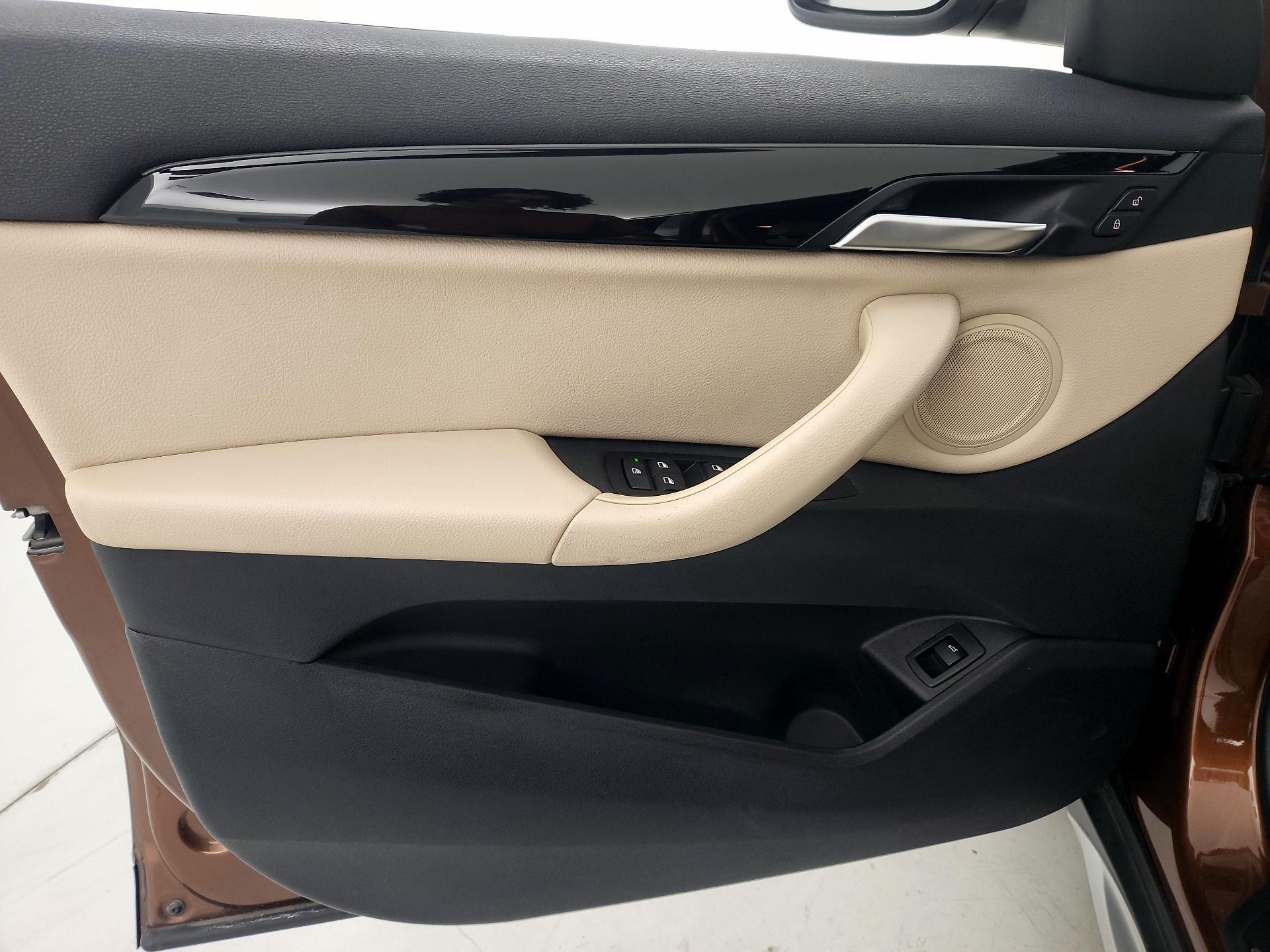 Thumbnail: 2016 BMW X1 - 12