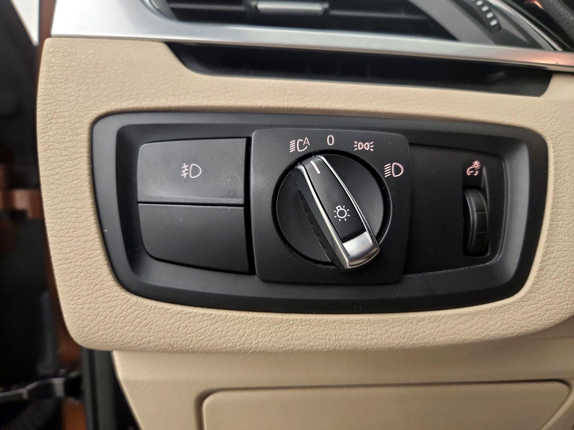 Thumbnail: 2016 BMW X1 - 13