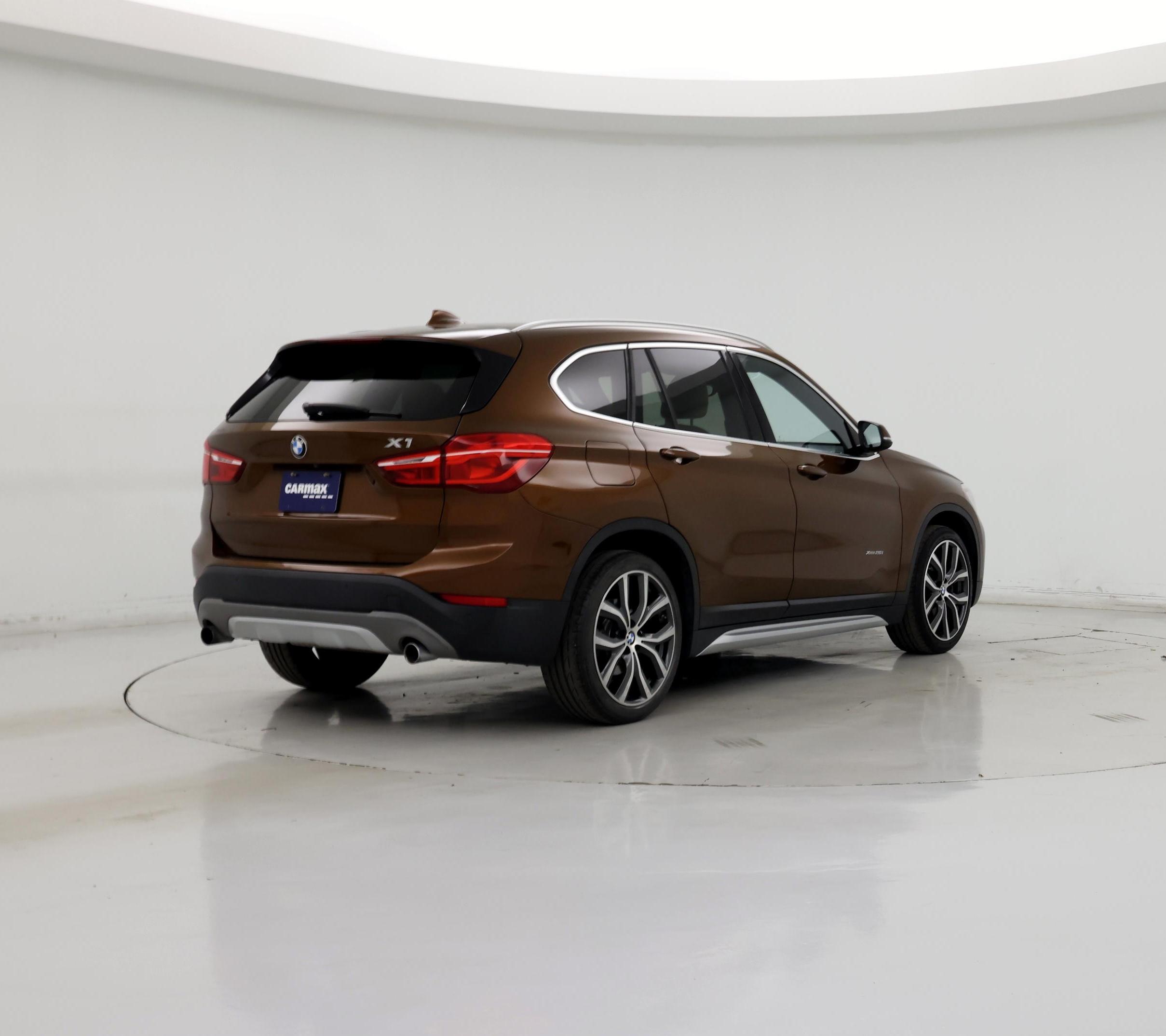 Thumbnail: 2016 BMW X1 - 8