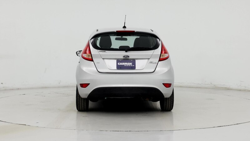 2013 Ford Fiesta SE 6