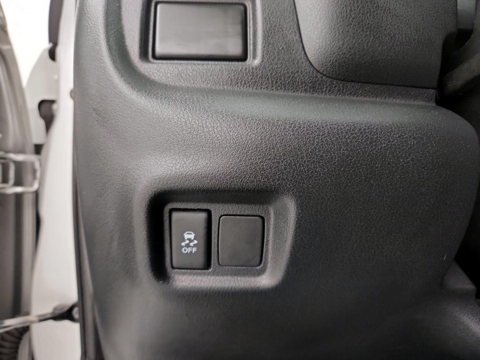 Thumbnail: 2014 Nissan Versa - 13