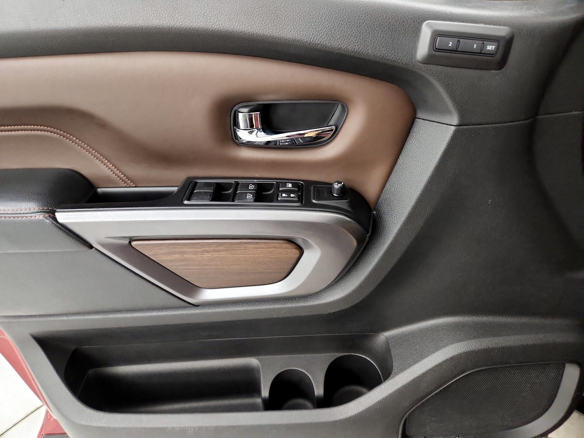 Thumbnail: 2016 Nissan Titan - 12