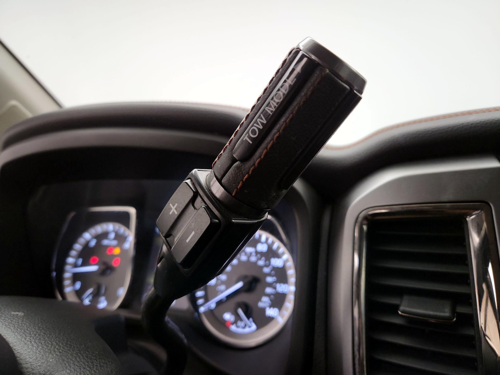 Thumbnail: 2016 Nissan Titan - 18