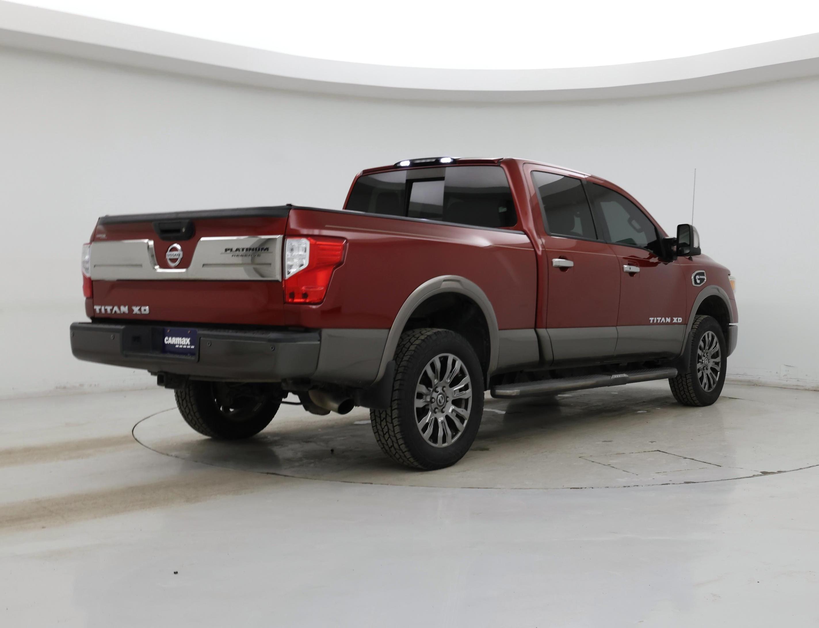 Thumbnail: 2016 Nissan Titan - 8