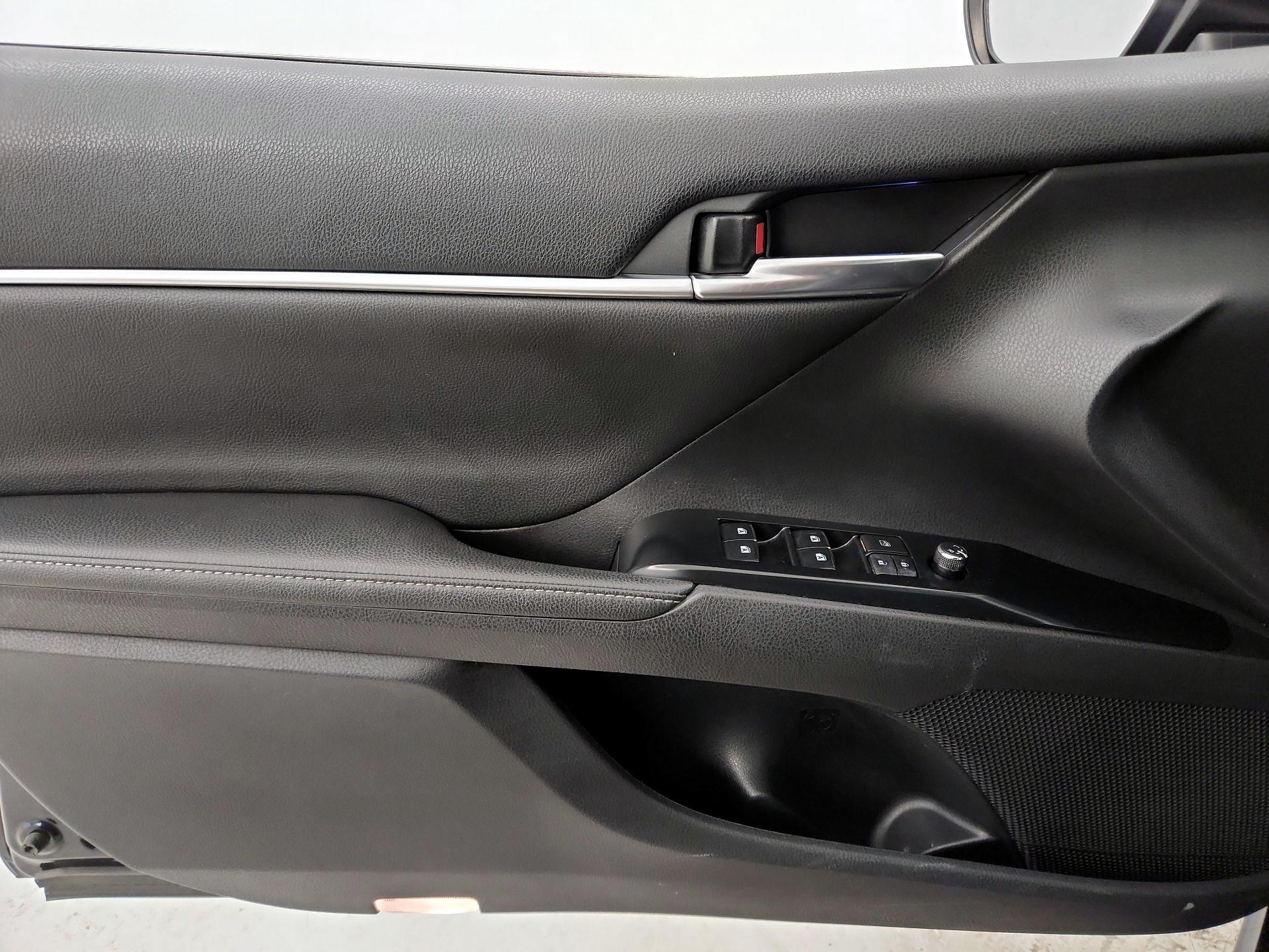 Thumbnail: 2020 Toyota Camry - 12