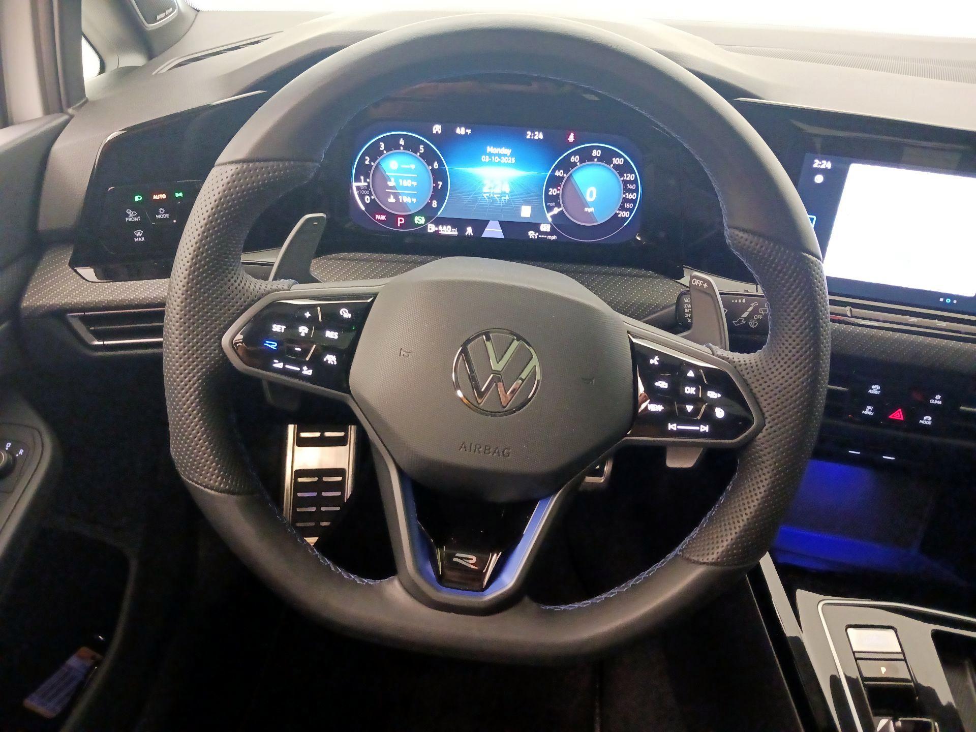 Thumbnail: 2023 Volkswagen Golf - 10