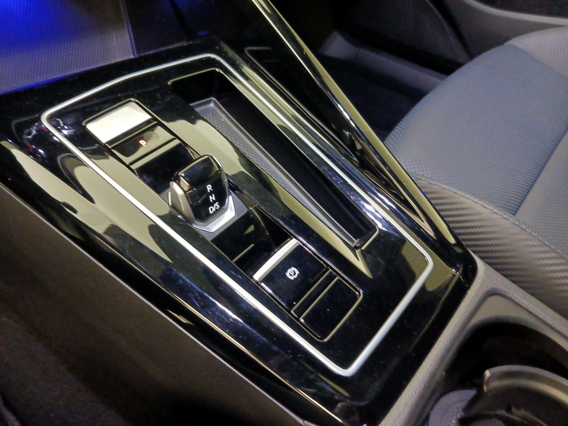 Thumbnail: 2023 Volkswagen Golf - 18