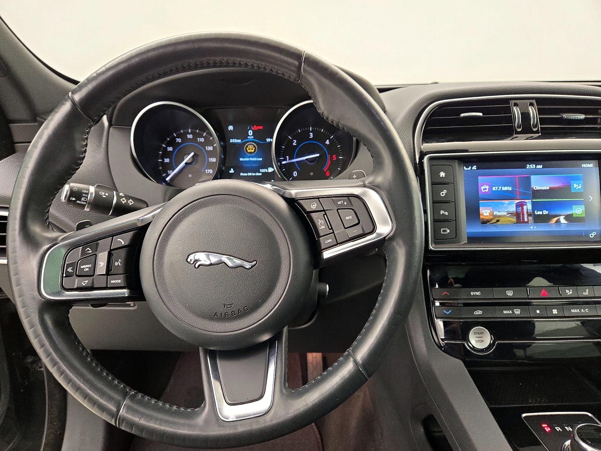 Thumbnail: 2018 Jaguar F-Pace - 10