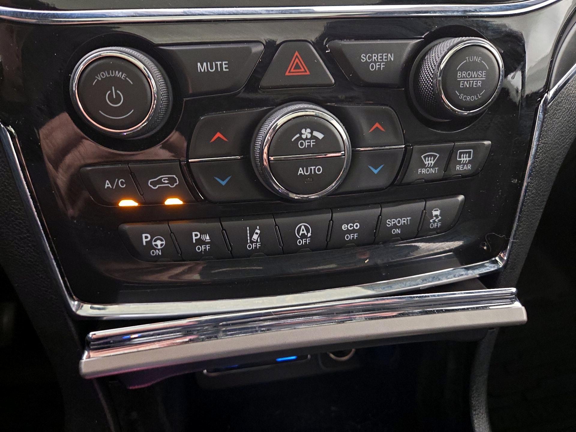 Thumbnail: 2021 Jeep Grand Cherokee - 16