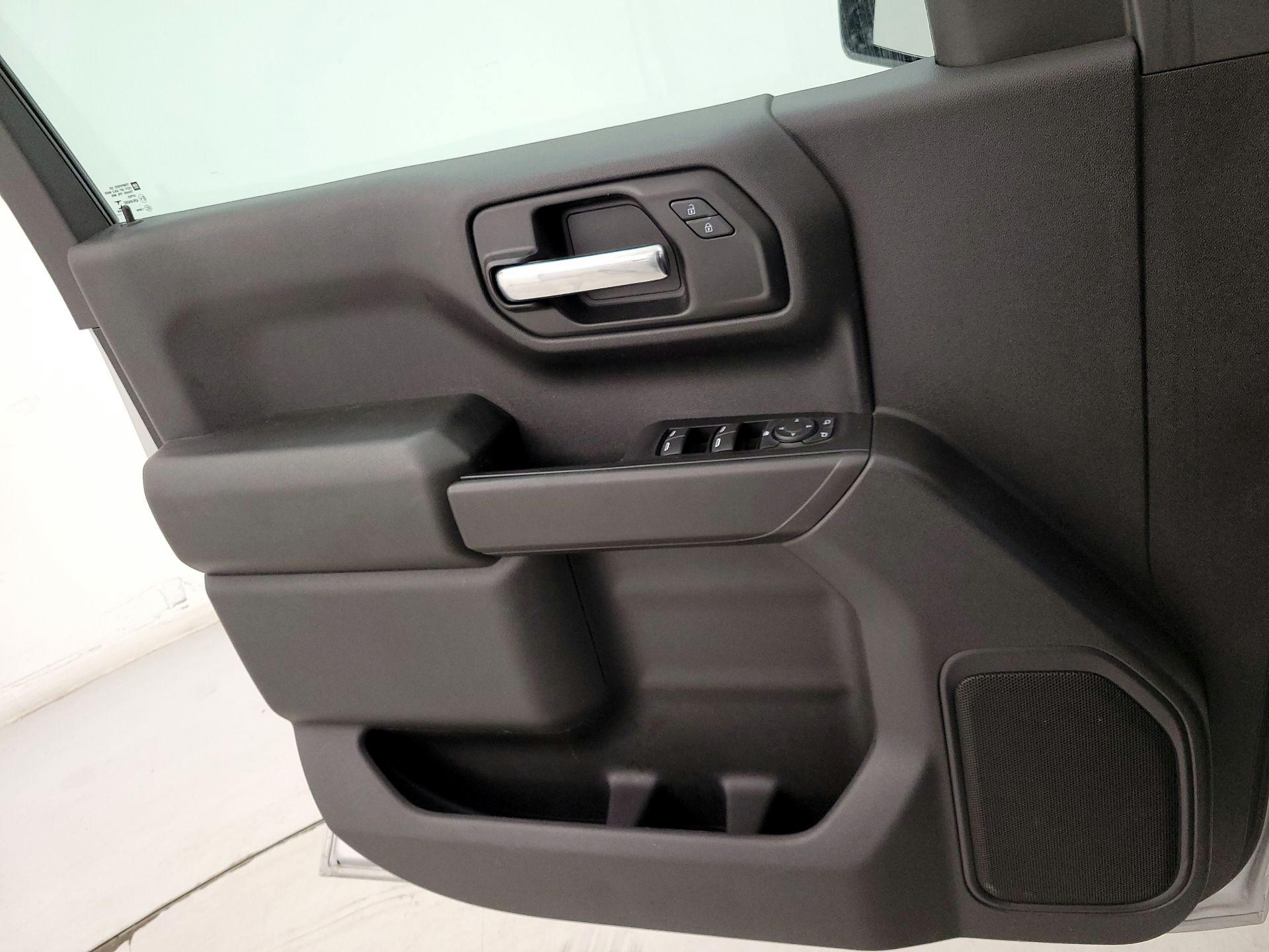 Thumbnail: 2019 Chevrolet Silverado 1500 - 12