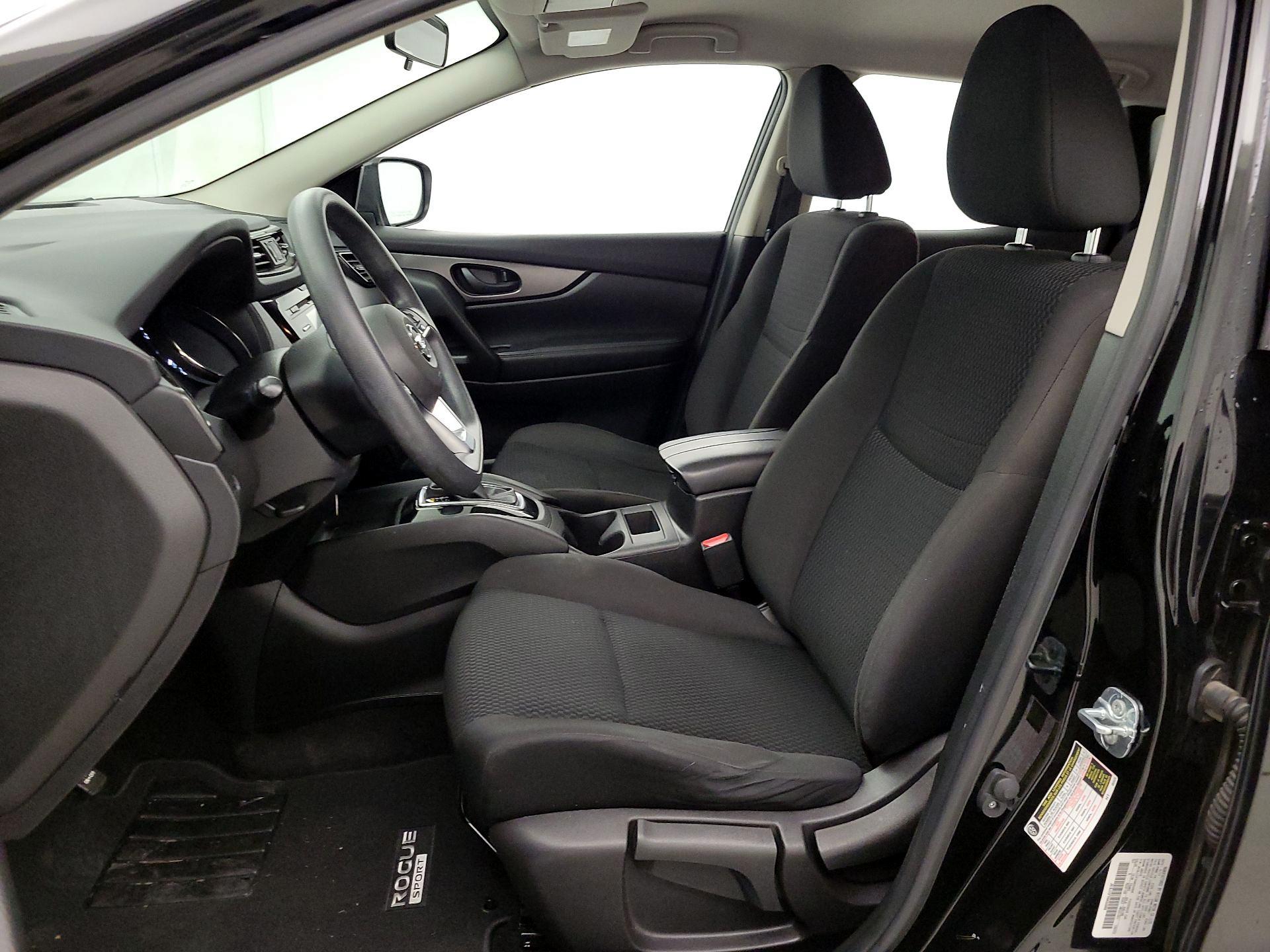 Thumbnail: 2017 Nissan Rogue Sport - 11
