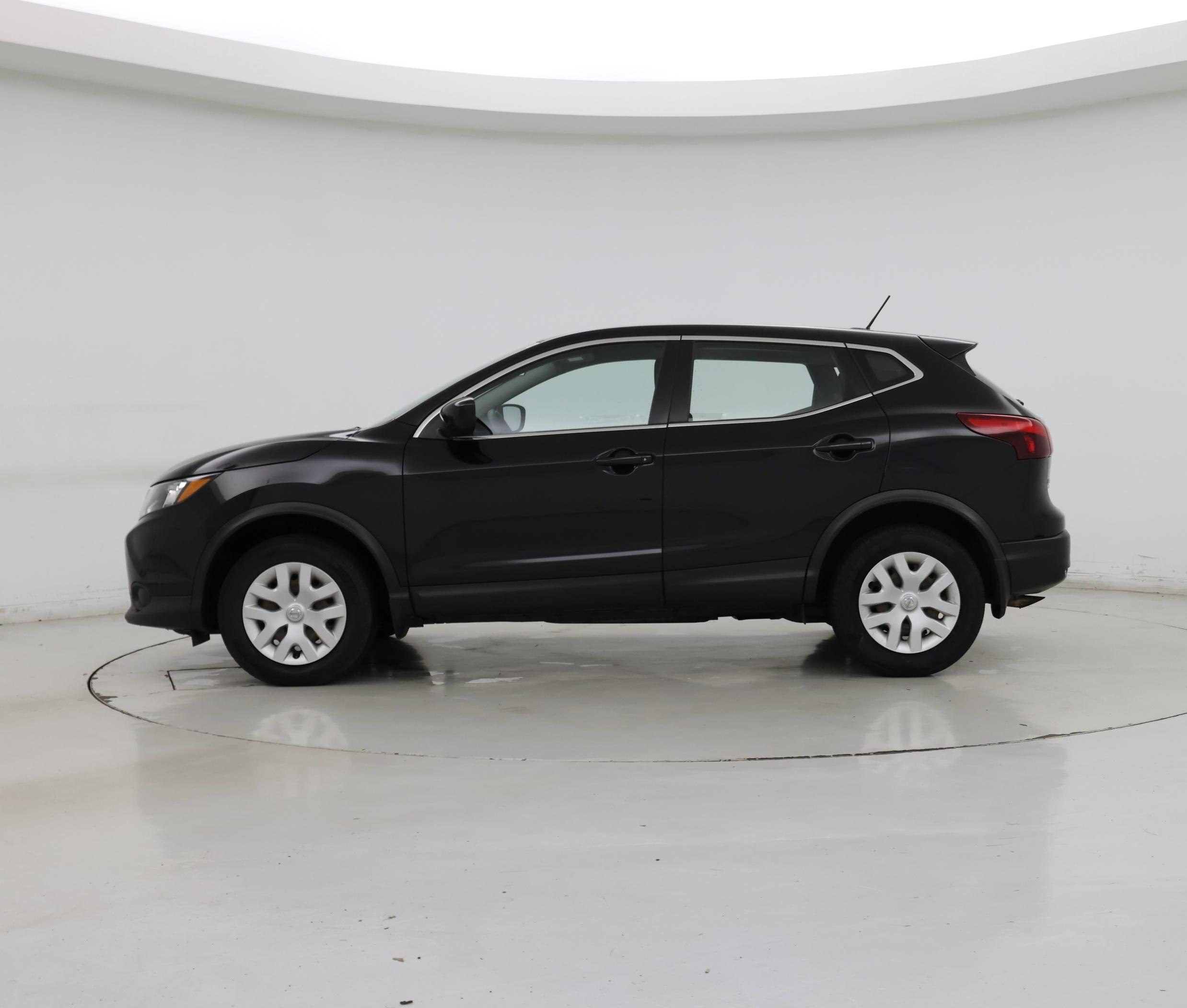 Thumbnail: 2017 Nissan Rogue Sport - 3