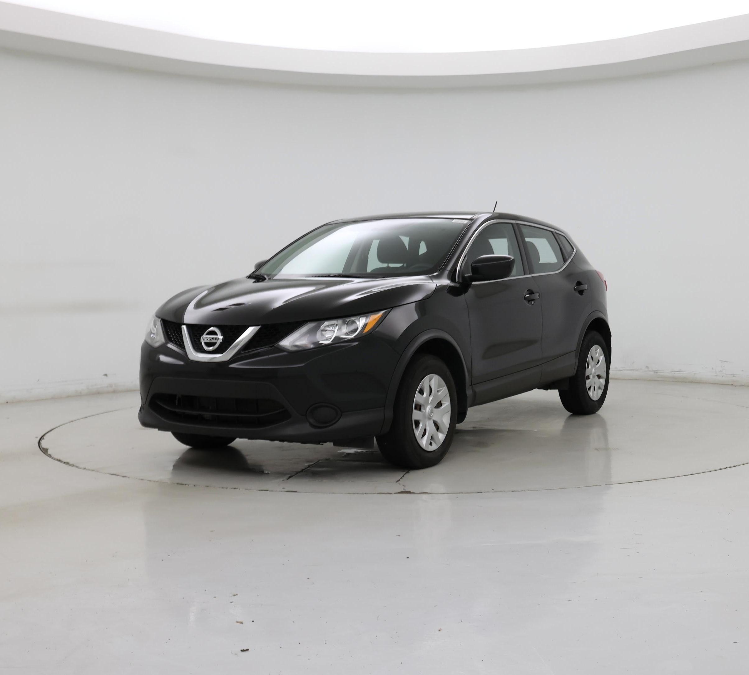 Thumbnail: 2017 Nissan Rogue Sport - 4