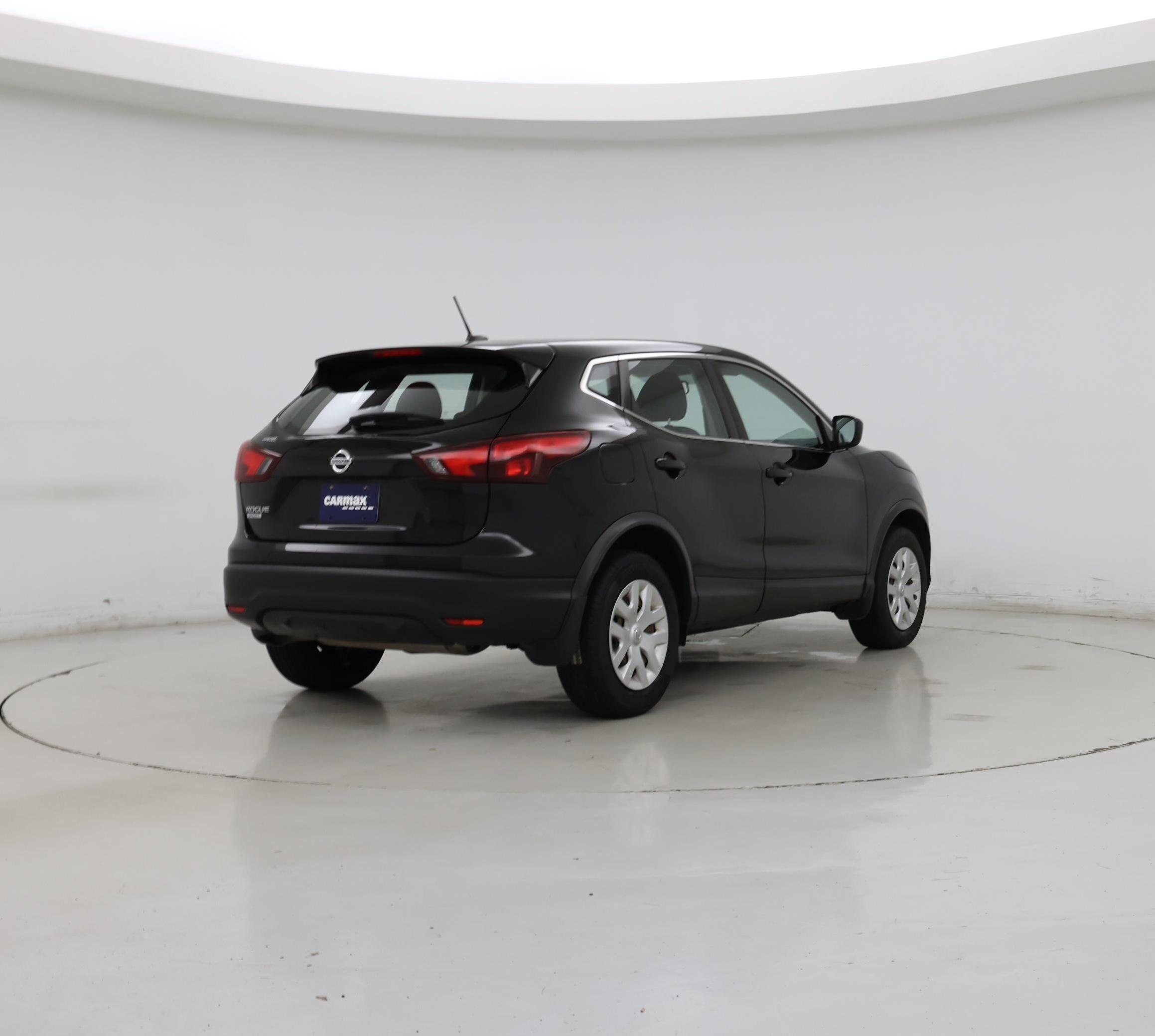 Thumbnail: 2017 Nissan Rogue Sport - 8