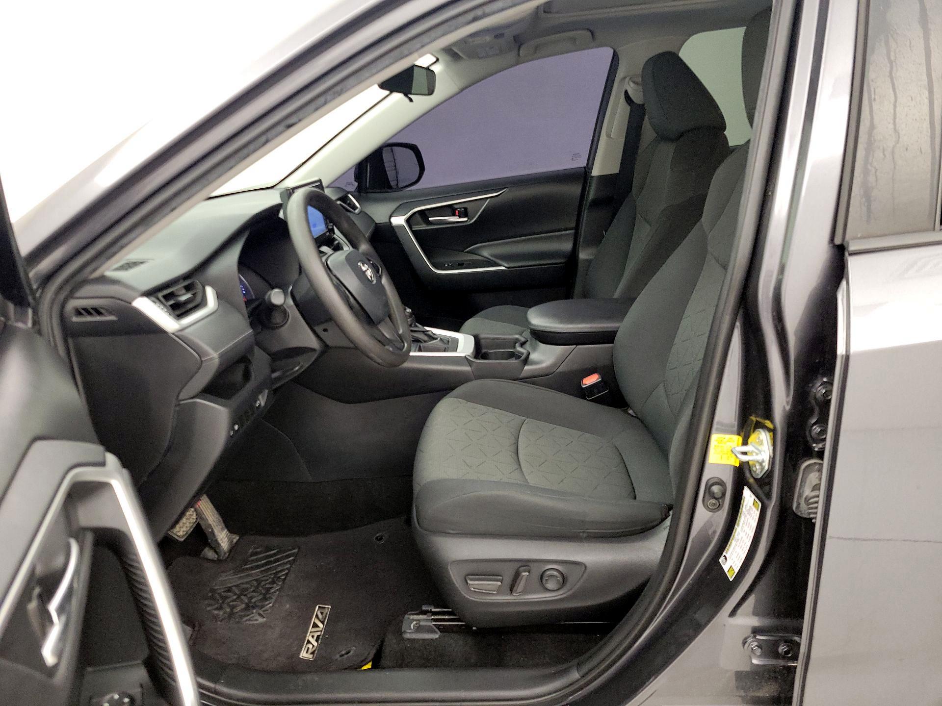 Thumbnail: 2021 Toyota RAV4 - 11