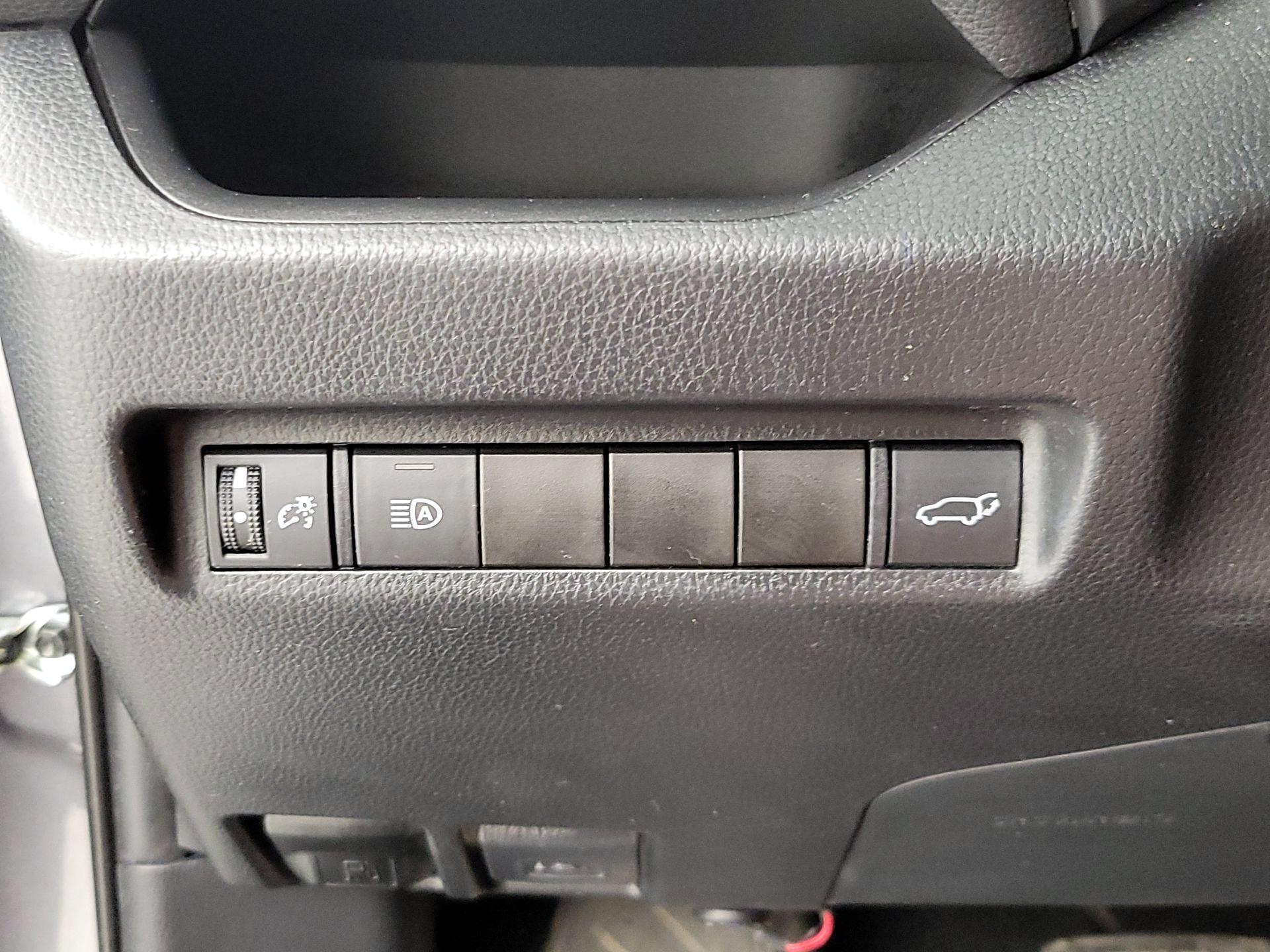 Thumbnail: 2021 Toyota RAV4 - 13