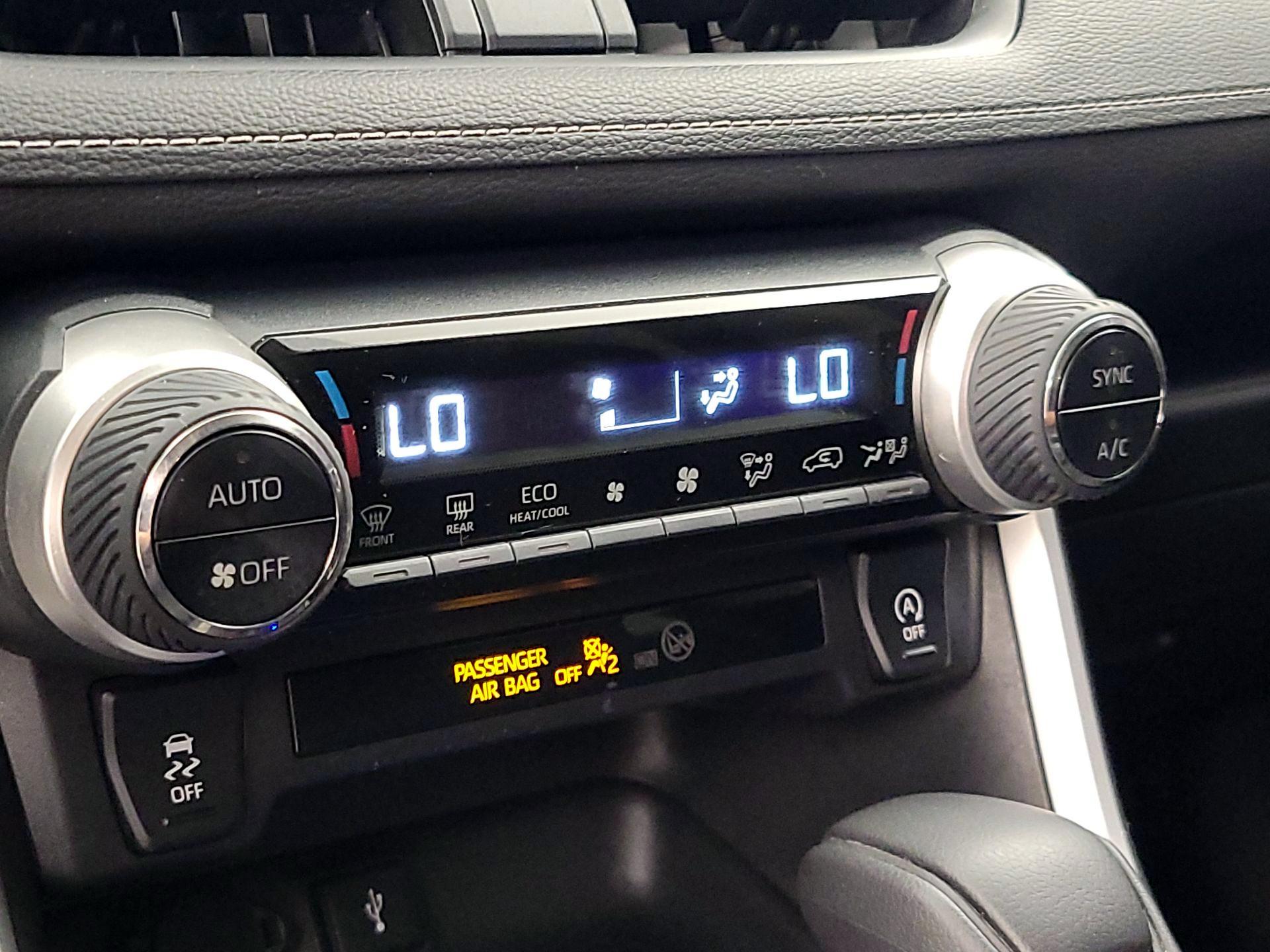 Thumbnail: 2021 Toyota RAV4 - 16