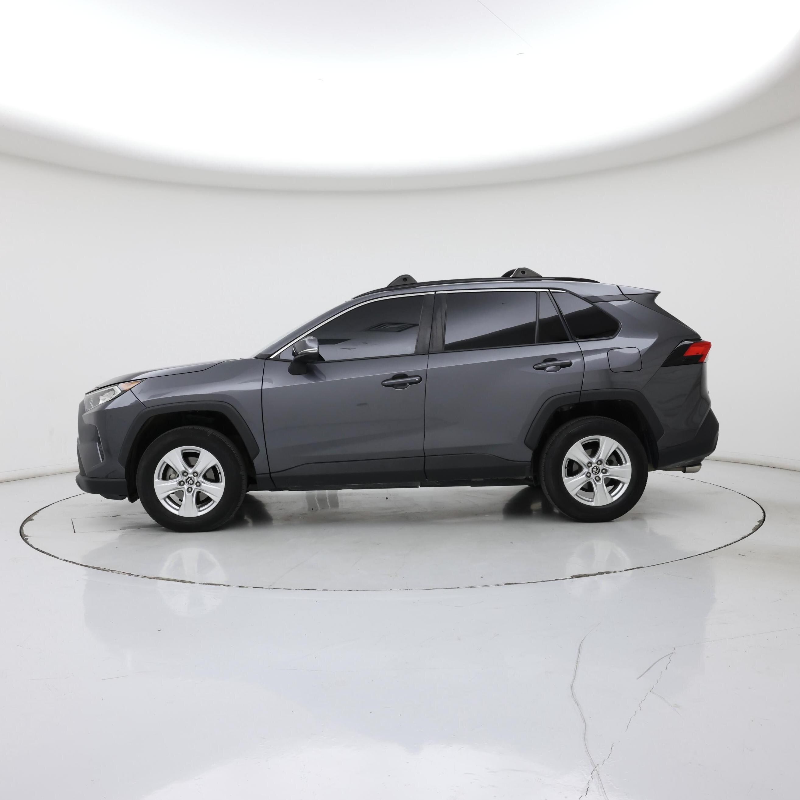 Thumbnail: 2021 Toyota RAV4 - 3