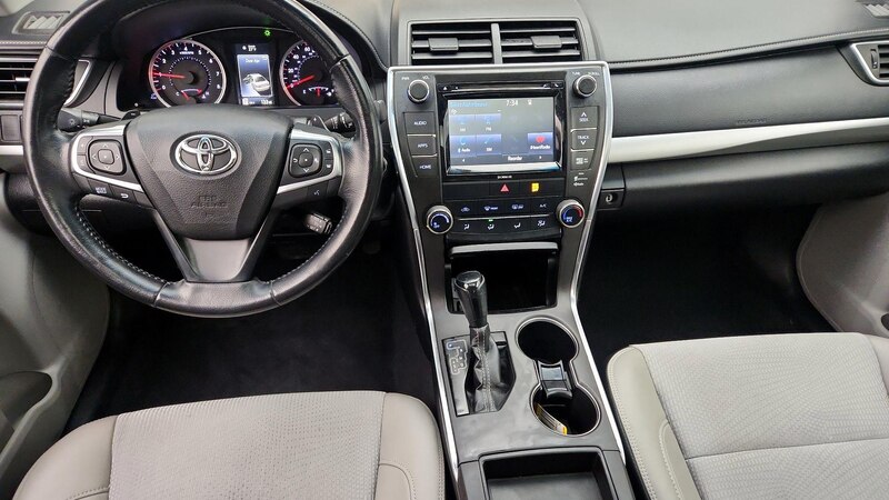 2016 Toyota Camry SE 9