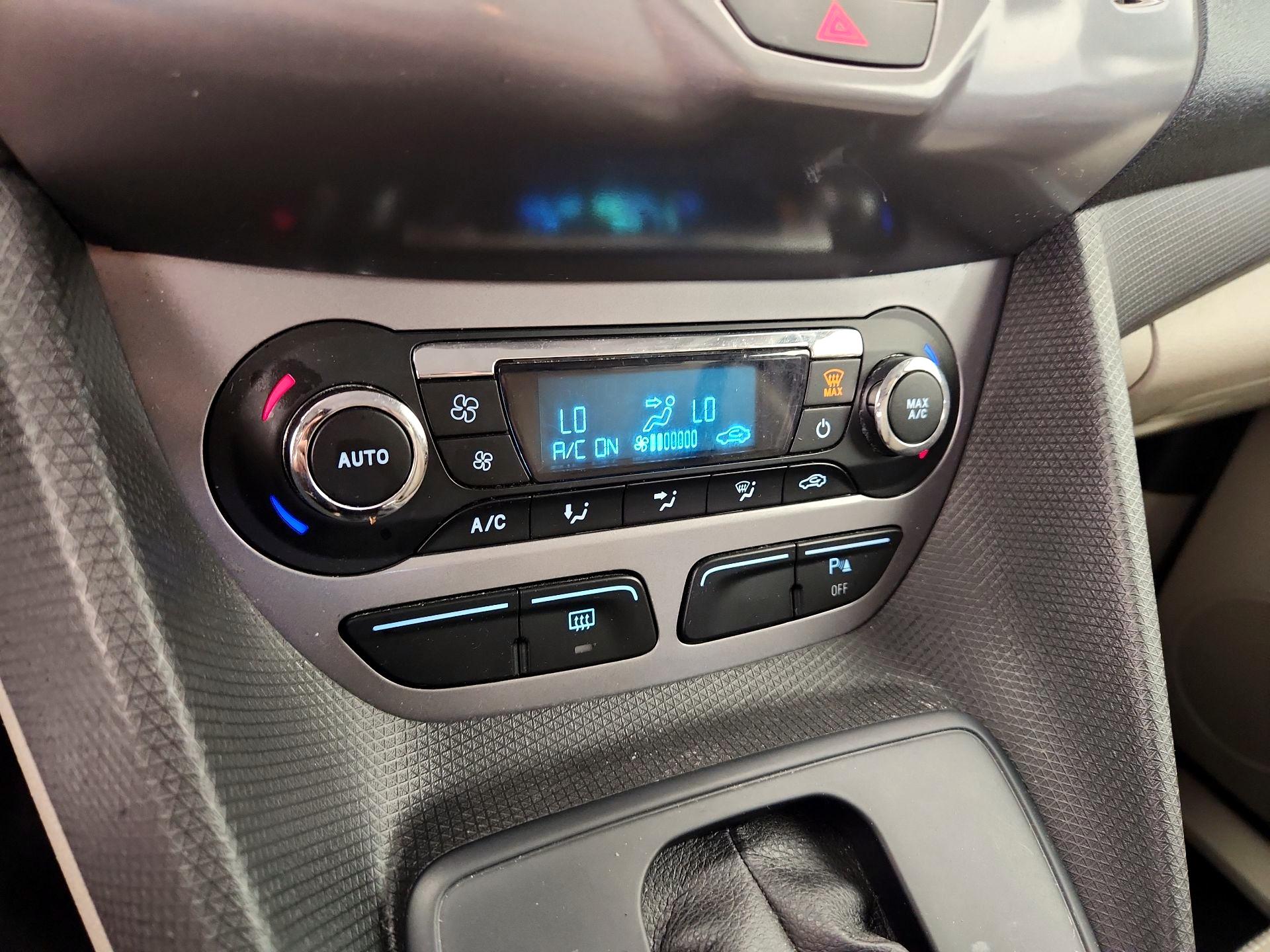 Thumbnail: 2018 Ford Transit Series - 16